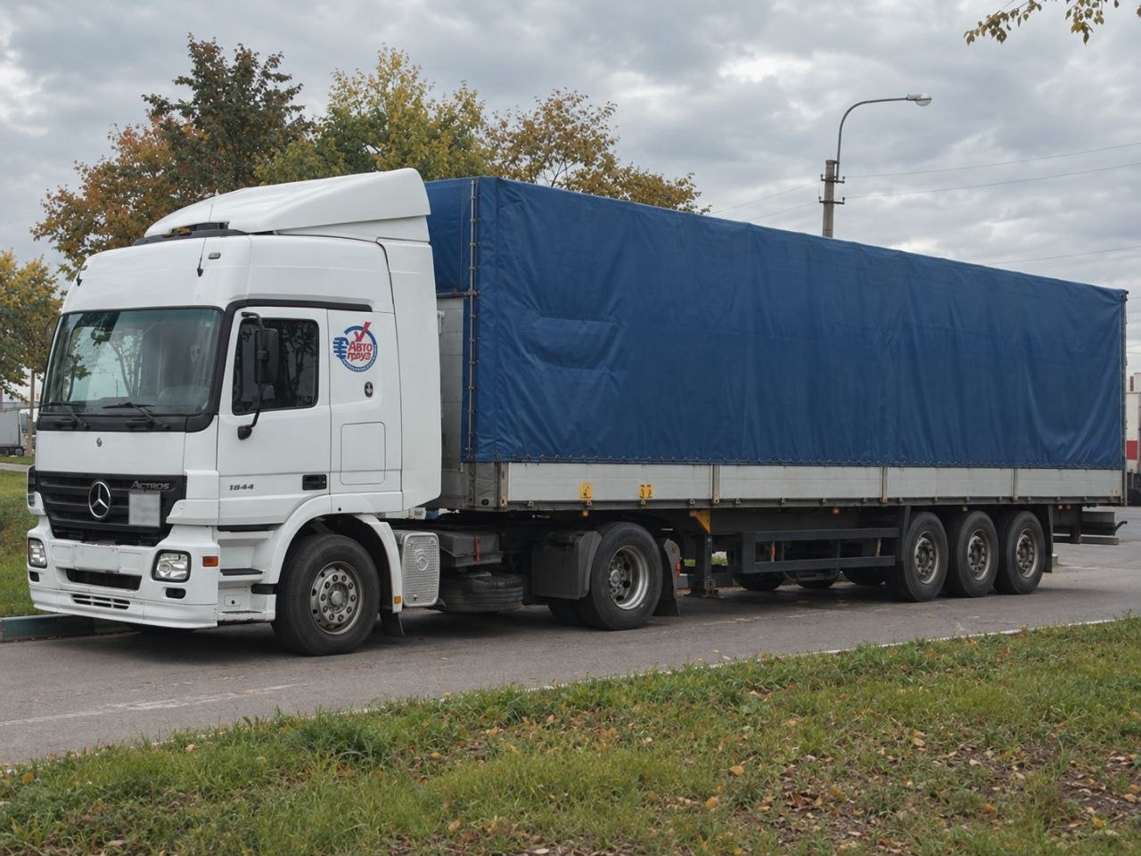 Тентованный автомобиль